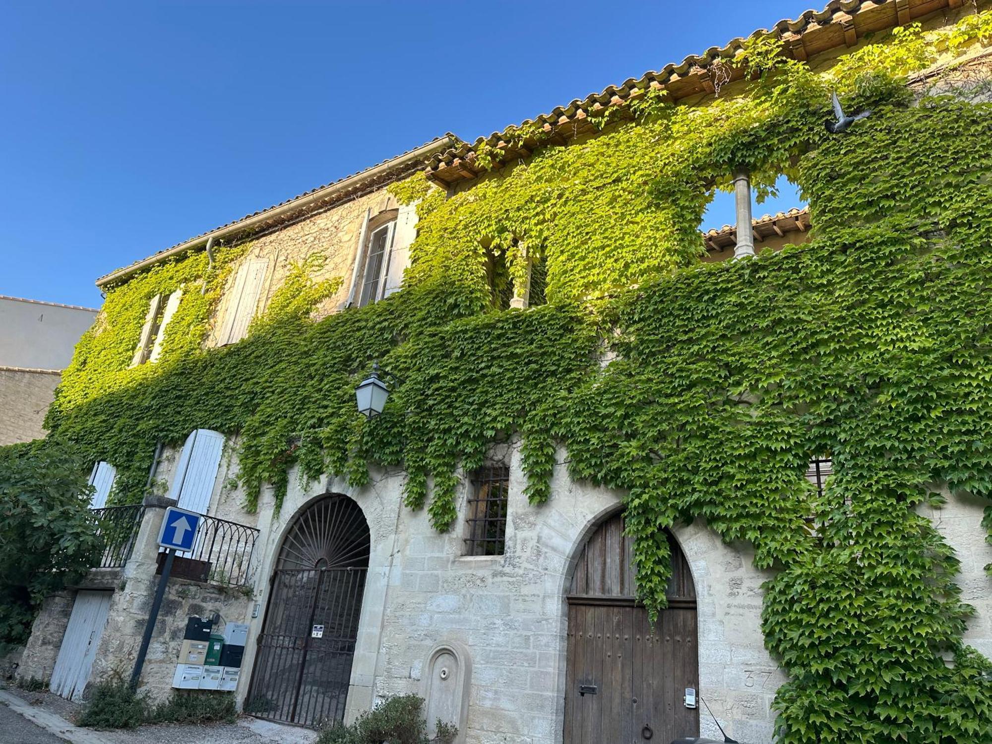 Charmante Petite Maison Avec Vue Panoramique, En Centre Historique, Proche D'Avignon, Ancienne, Renovee, Climatisee, Terrasse, Parking Public Gratuit วิลเนิฟ-เลส์-อาวิญง ภายนอก รูปภาพ