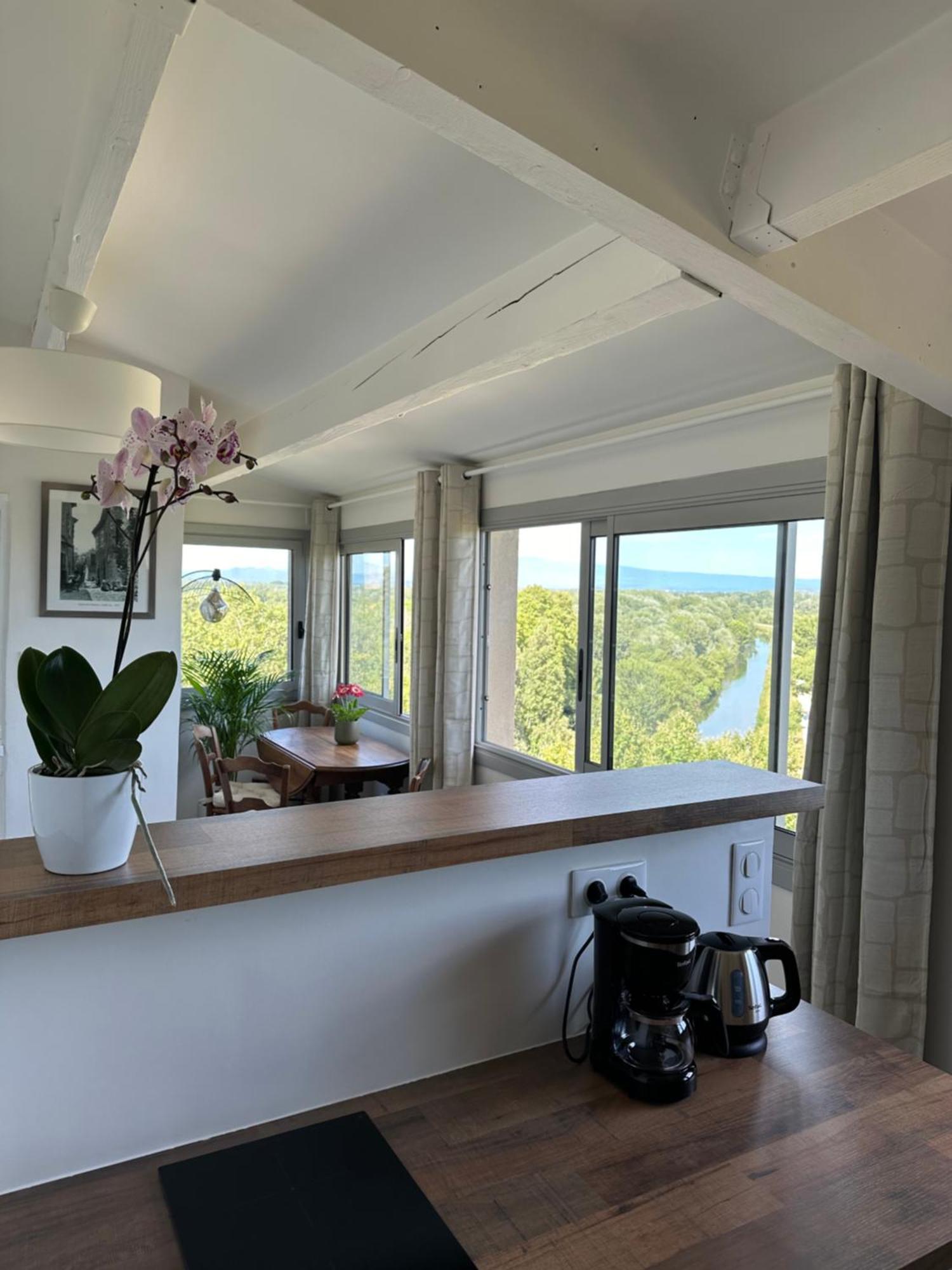 Charmante Petite Maison Avec Vue Panoramique, En Centre Historique, Proche D'Avignon, Ancienne, Renovee, Climatisee, Terrasse, Parking Public Gratuit วิลเนิฟ-เลส์-อาวิญง ภายนอก รูปภาพ