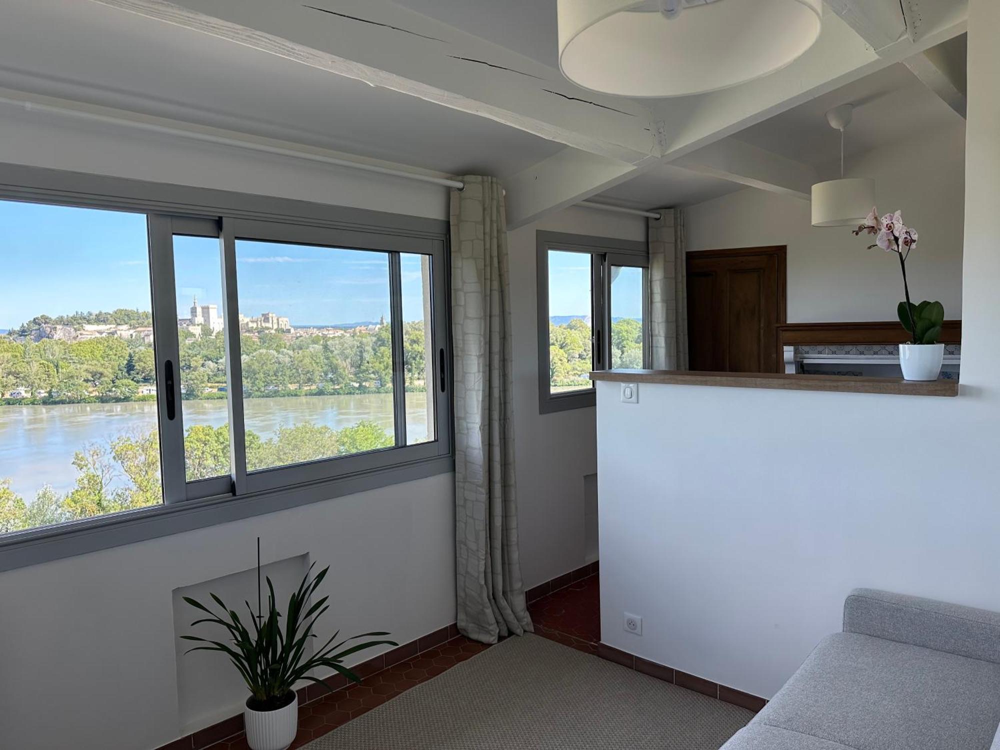 Charmante Petite Maison Avec Vue Panoramique, En Centre Historique, Proche D'Avignon, Ancienne, Renovee, Climatisee, Terrasse, Parking Public Gratuit วิลเนิฟ-เลส์-อาวิญง ภายนอก รูปภาพ