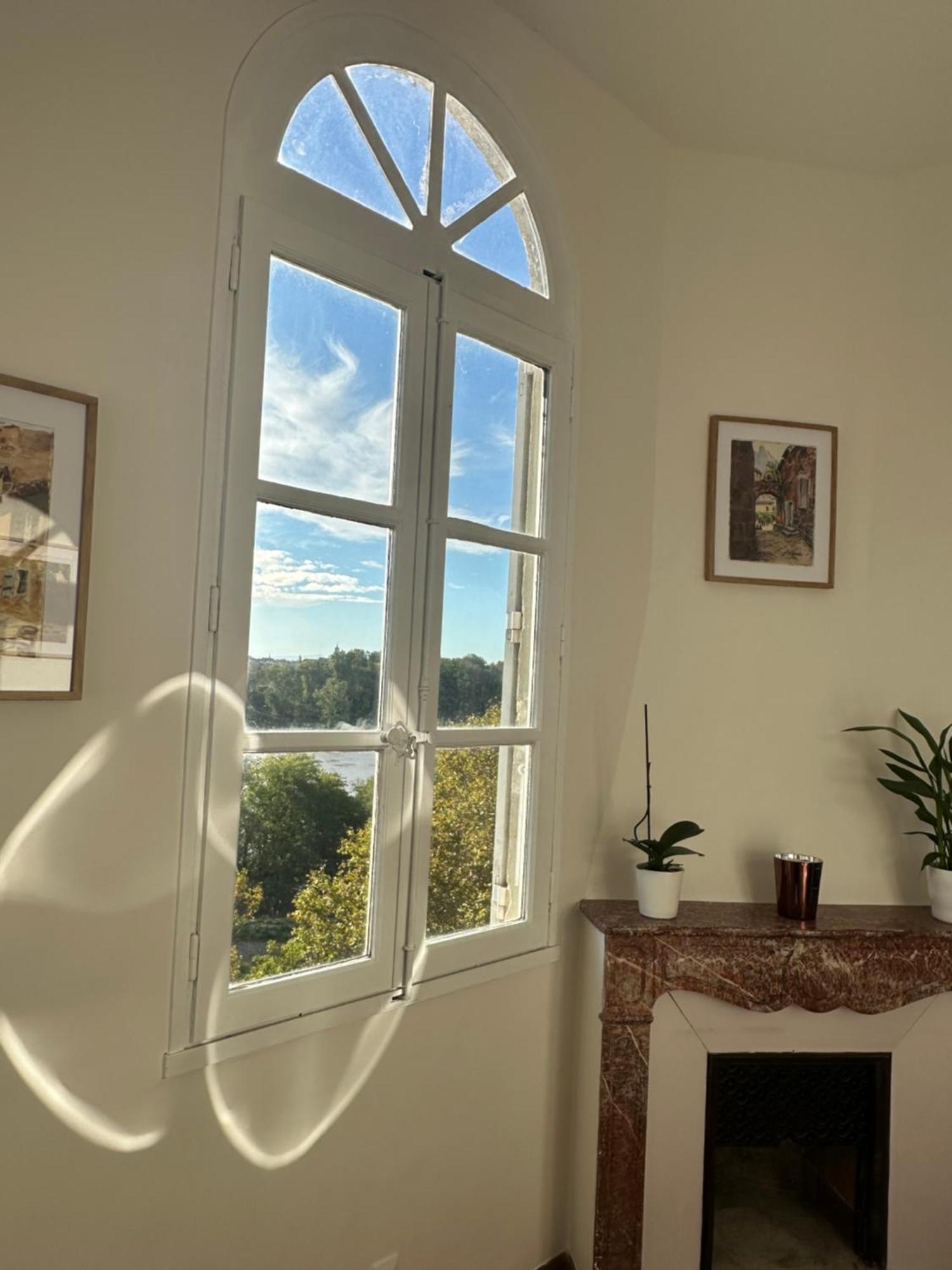 Charmante Petite Maison Avec Vue Panoramique, En Centre Historique, Proche D'Avignon, Ancienne, Renovee, Climatisee, Terrasse, Parking Public Gratuit วิลเนิฟ-เลส์-อาวิญง ภายนอก รูปภาพ