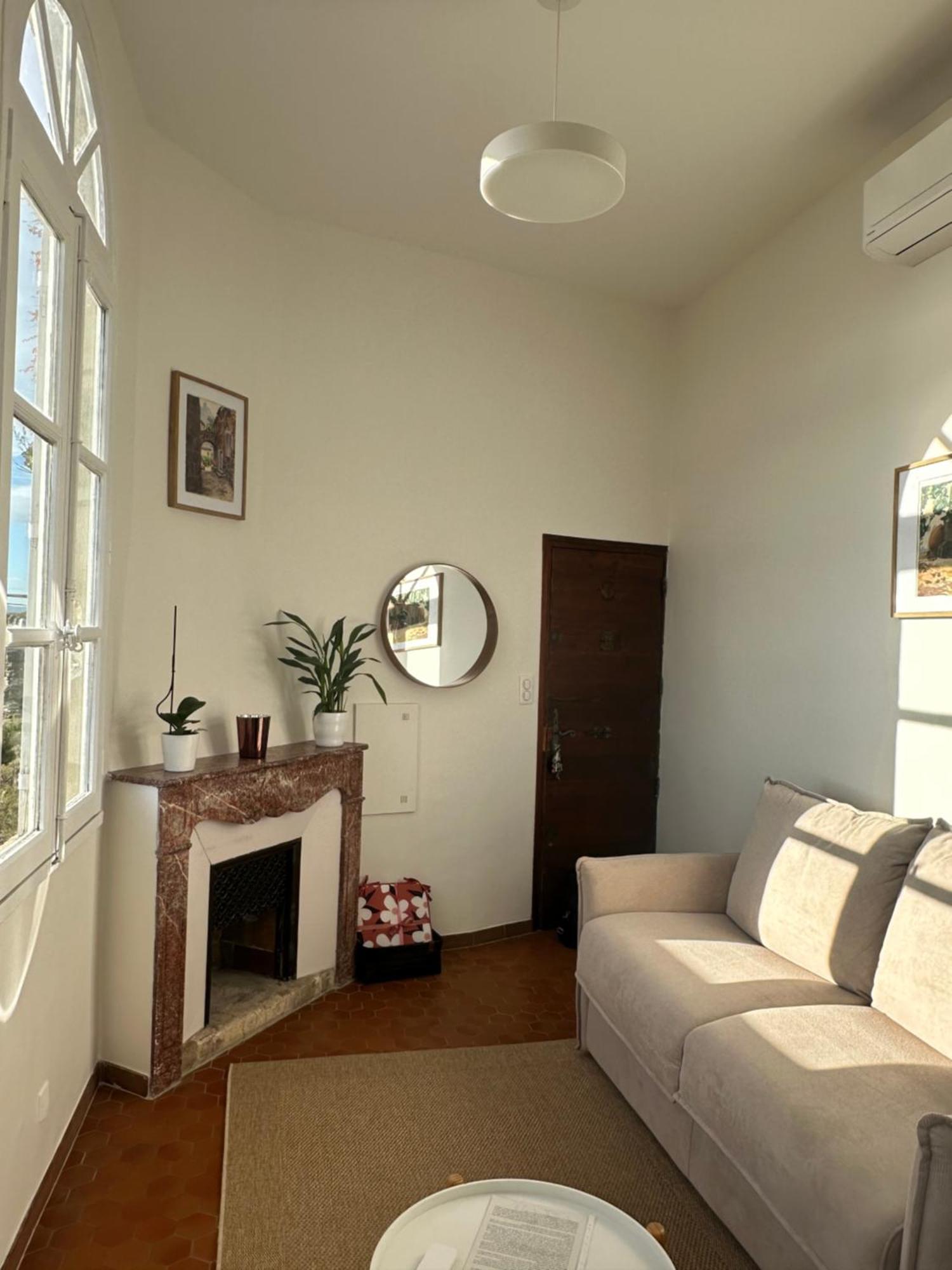 Charmante Petite Maison Avec Vue Panoramique, En Centre Historique, Proche D'Avignon, Ancienne, Renovee, Climatisee, Terrasse, Parking Public Gratuit วิลเนิฟ-เลส์-อาวิญง ภายนอก รูปภาพ