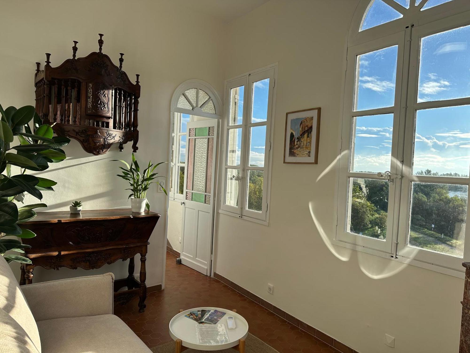 Charmante Petite Maison Avec Vue Panoramique, En Centre Historique, Proche D'Avignon, Ancienne, Renovee, Climatisee, Terrasse, Parking Public Gratuit วิลเนิฟ-เลส์-อาวิญง ภายนอก รูปภาพ